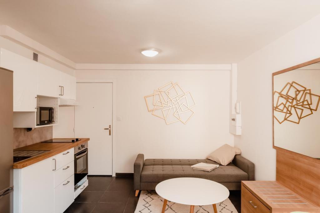 Calvi. T2 2/4 Personnes A 100 Metres De La Plage Apartment กาลวี ภายนอก รูปภาพ